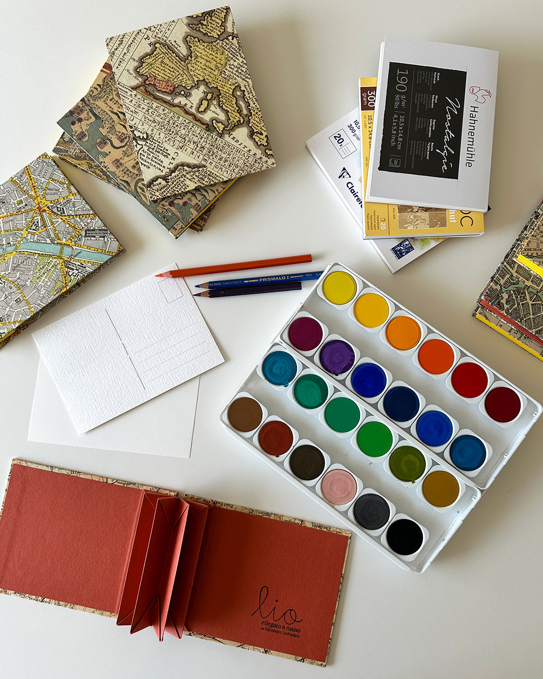 Album cartoline illustrate con mappe vintage