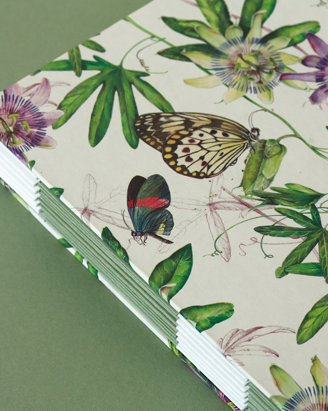 Quaderno A5 botanico Acquarello e Collage Passiflora e farfalle