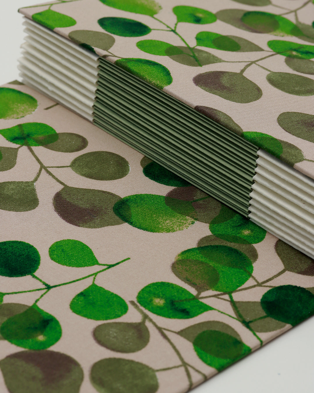 Quaderni per acquerello (carta fatta a mano Khadi, 100% cotone, 320 g/m2, grana medio-ruvida)