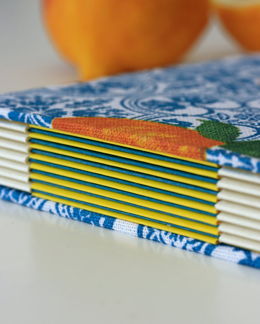 Ricettario formato A5 agrumi, limoni su maioliche bianche e blu