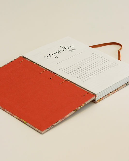 Agenda 2026 floreale arabesca (copta con elastico e busta)