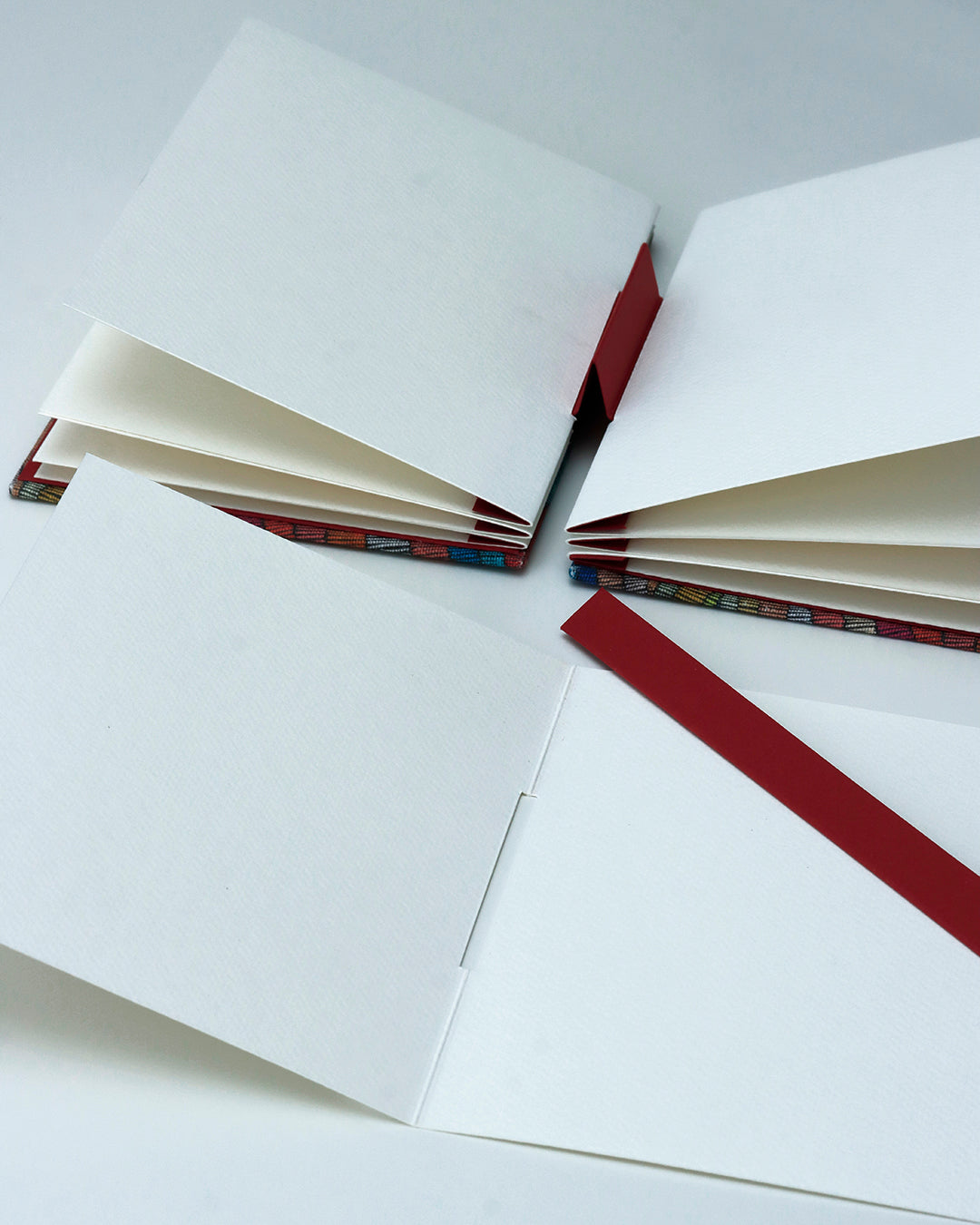 Quaderno Acquarello (Fabriano 1264, 25% cotone) onde, rosso