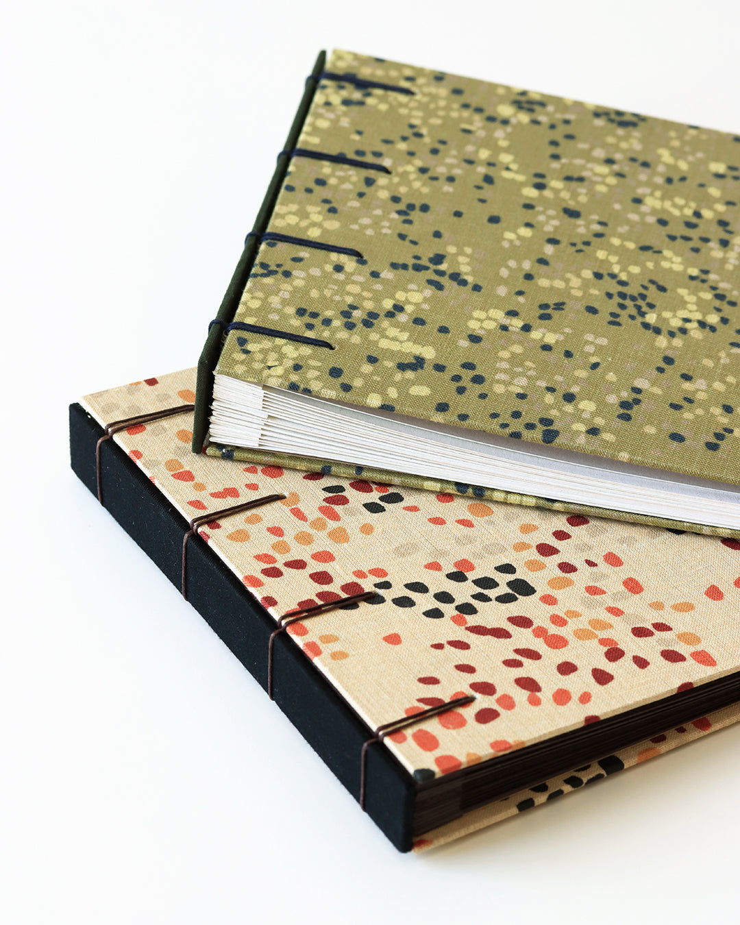 Album medio fotografia orizzontale, rilegatura crisscross, pois salmone