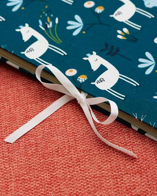 Album grande fotografia, cucitura esposta sul dorso rigido, album nascita, cerbiatti e lepri