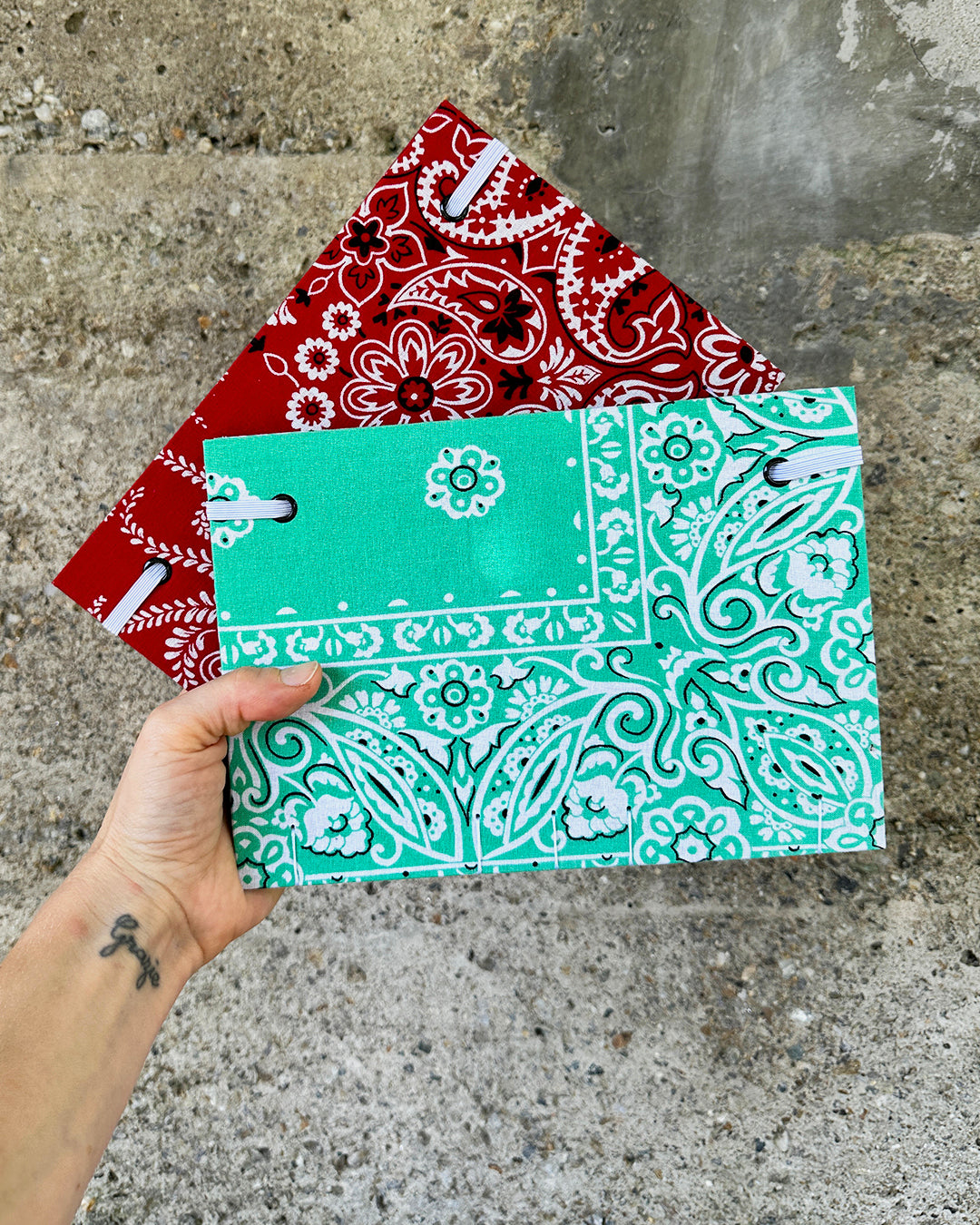Quaderno disegno mixed media bandana verde pastello (elastico e busta)