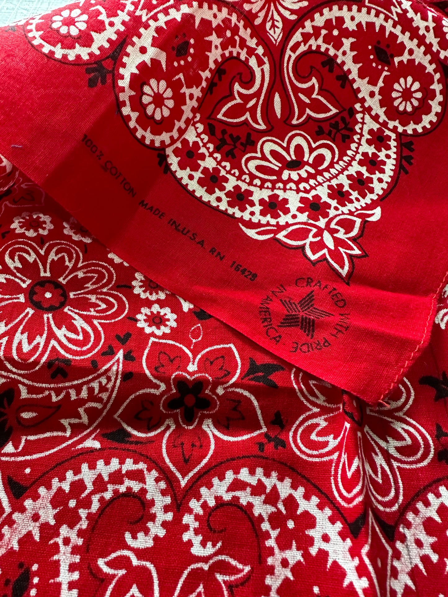 Quaderno disegno mixed media bandana rossa (elastico e busta)