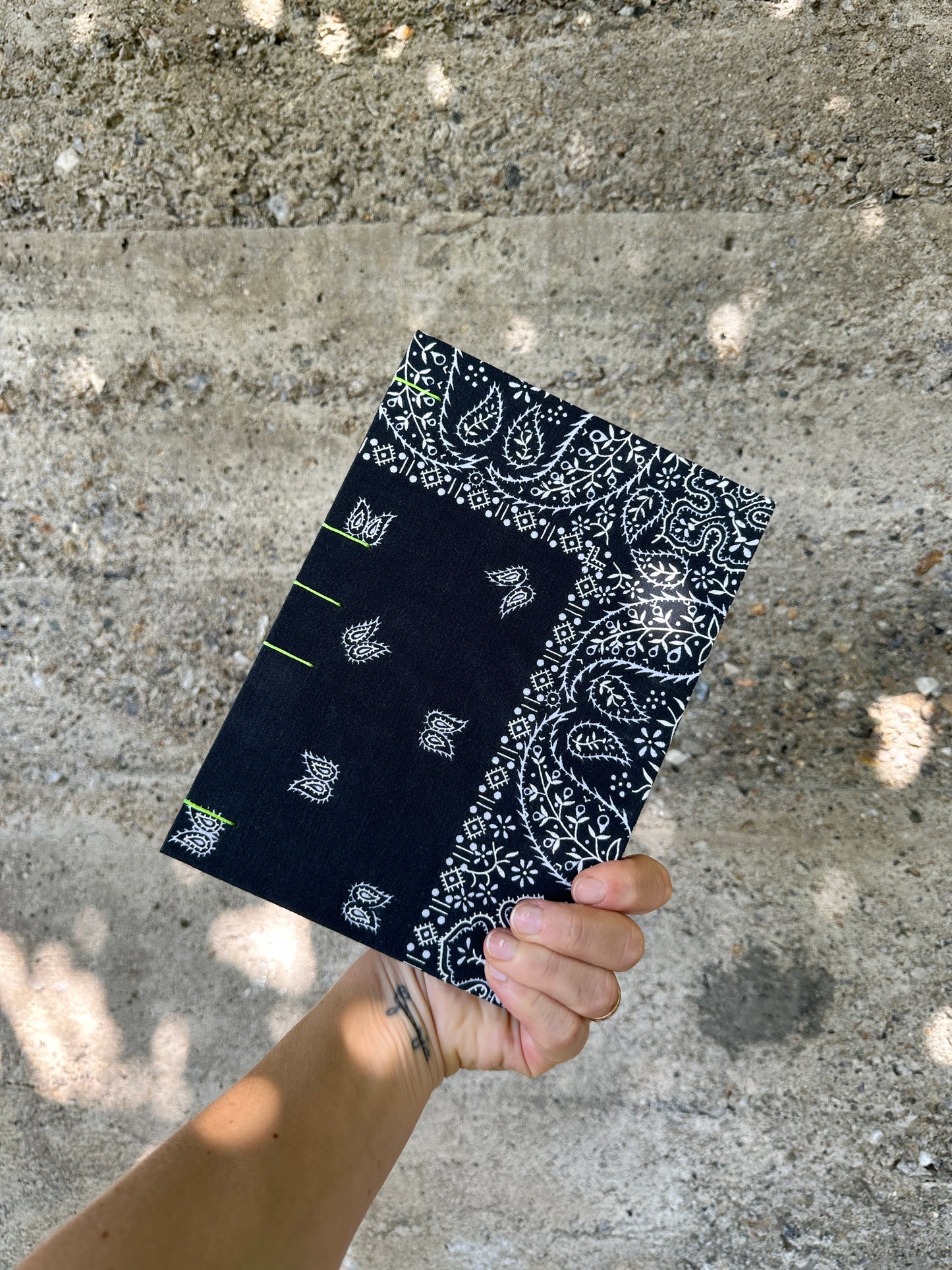 Quaderno disegno mixed media bandana antarcite e lime