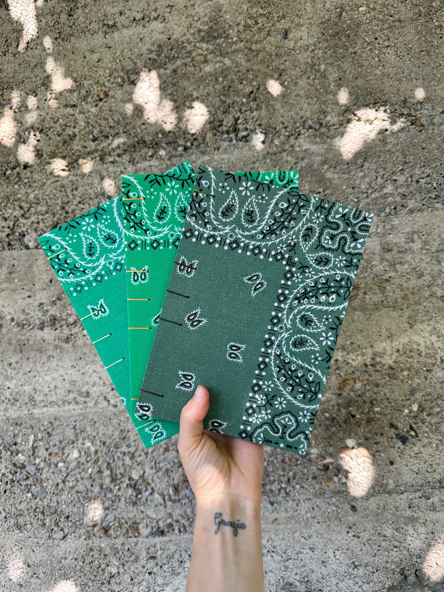 Quaderno disegno mixed media bandana verde scuro