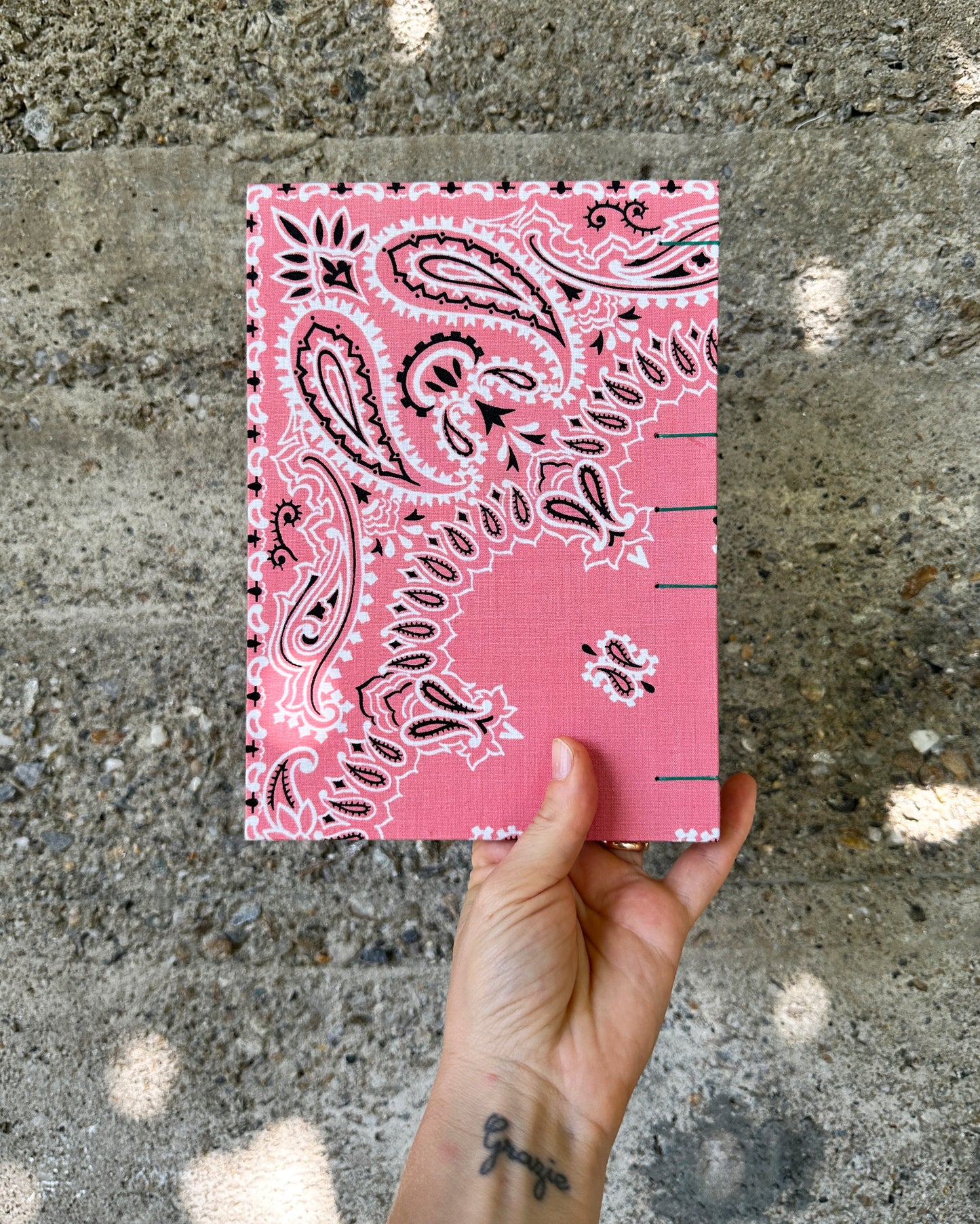 Quaderno disegno mixed media bandana rosa e verde acqua