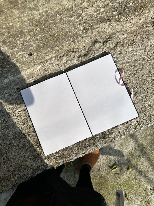 Quaderno disegno mixed media bandana blu e rosa (elastico e busta)