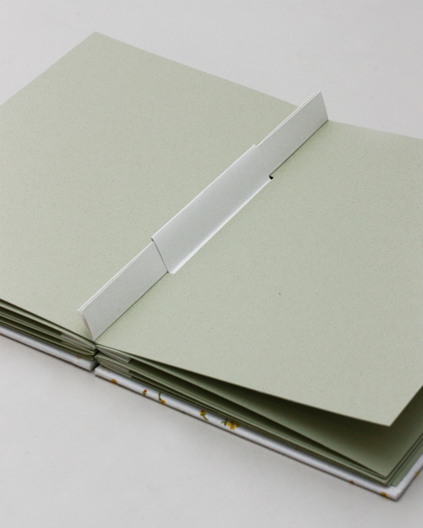 Album piccolo medio fotografia o guestbook | rilegatura australiana | (Altri) colori che fanno brillare il bianco