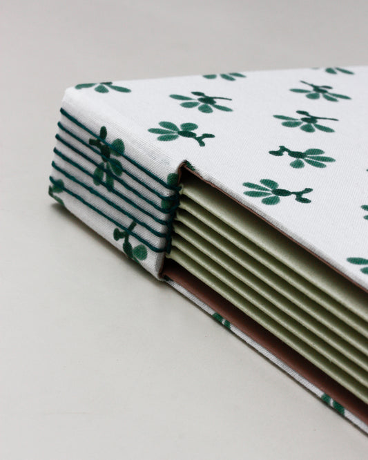 Album primavera fiori bianco & verde