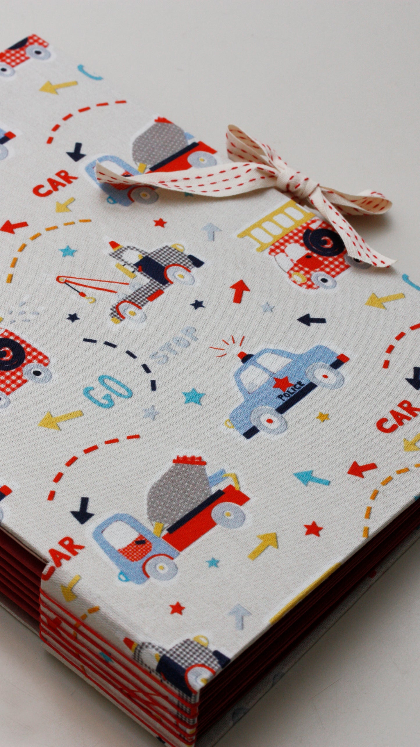 Album primavera macchinine rosso