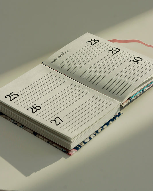 Agenda delle ricorrenze prato incantato blu (mix-copta francese con elastico e busta)