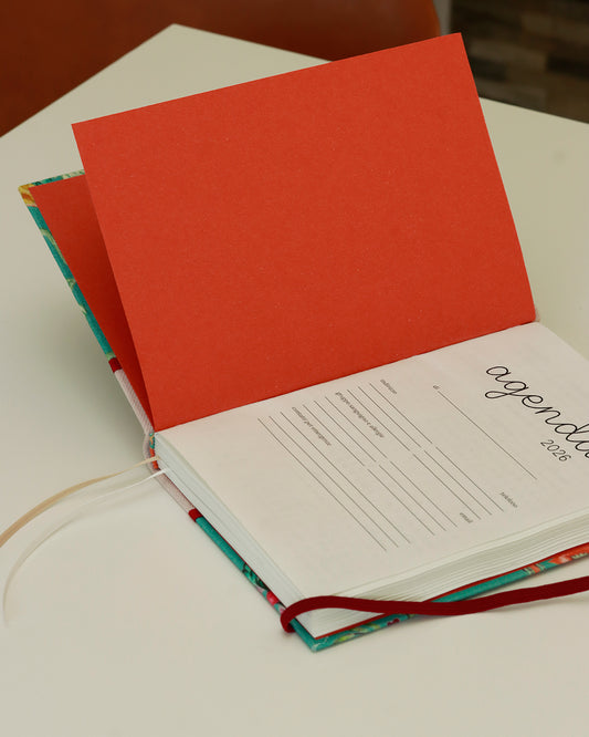 Agenda 2026 floreale arabesca azzurra (dorso arrotondato con elastico)