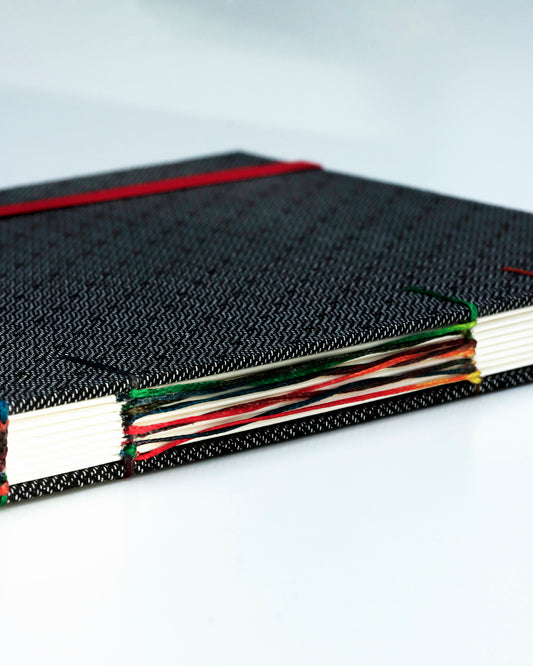 Quaderno formato A5 Appunti Pois grigio e dettagli multicolori