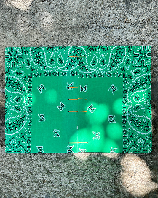 Quaderno disegno mixed media bandana verde e arancione