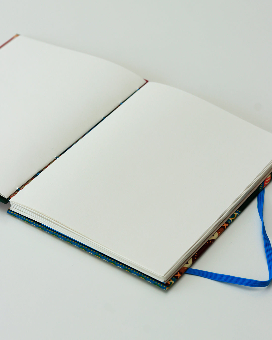 Quaderno A5 wax africano cerchi rosso e beige (elastico e busta)