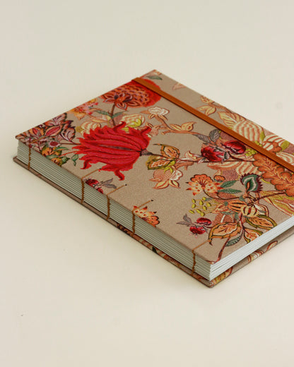 Agenda 2026 floreale arabesca (copta con elastico e busta)