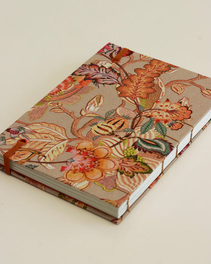 Agenda 2026 floreale arabesca (copta con elastico e busta)