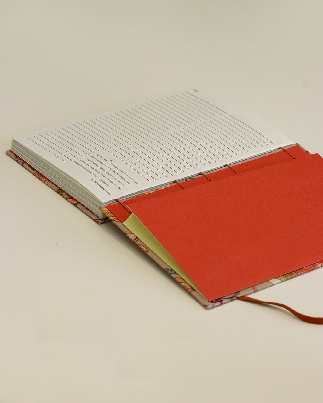 Agenda 2026 floreale arabesca (copta con elastico e busta)