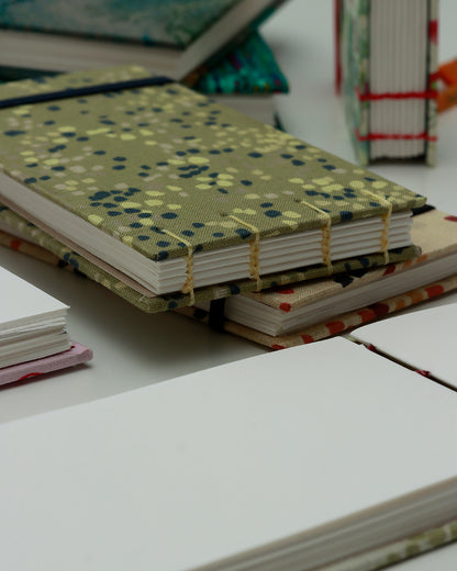 Piccoli diari rettangolari per acquerello e scrittura (Fabriano 5, 130 g/m2)