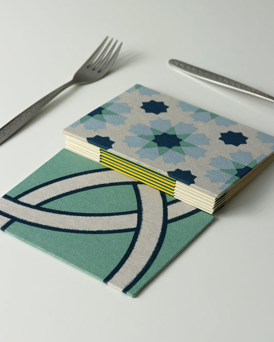 Ricettario formato A6, carta agrumi, rilegatura australiana, piastrelle colorate verde acqua, blu, bianco e azzurro