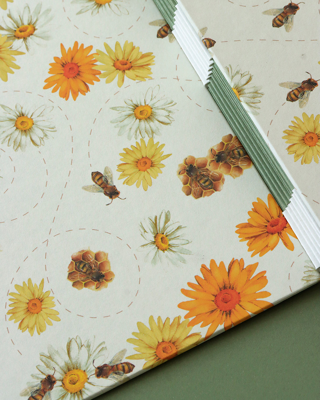 Quaderno A5 botanico Acquarello e Collage Api e Margherite