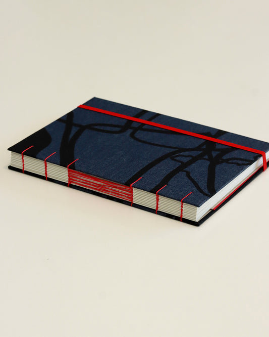 Agenda 2026 fili su jeans (mix copta e francese con elastico e busta)