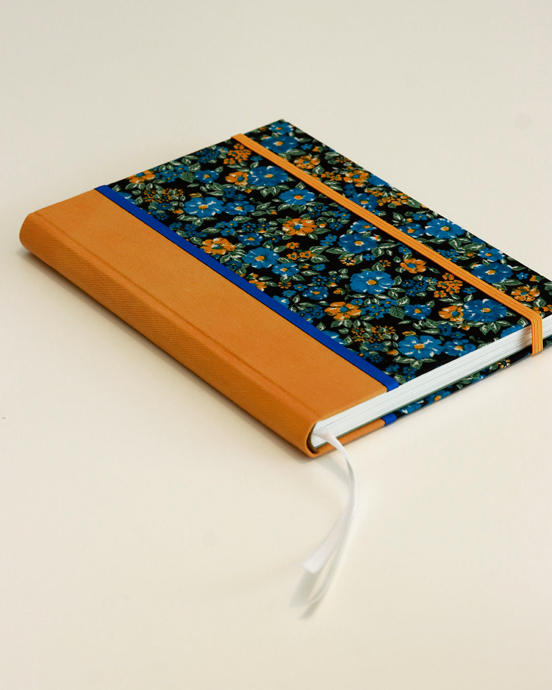 Agenda 2026 fiori gialli e blu (dorso arrotondato con elastico)