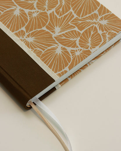 Agenda 2026 foglie gialle (dorso arrotondato)