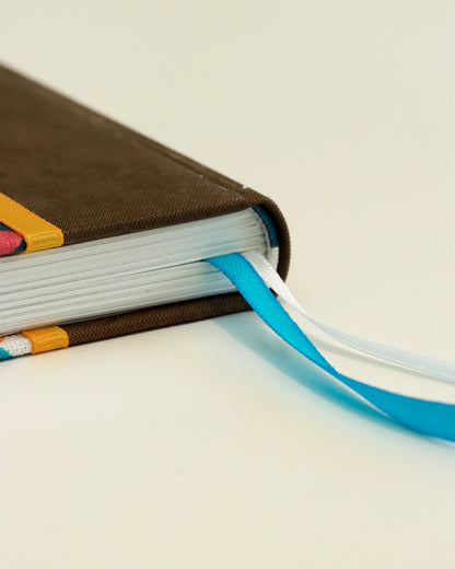 Agenda 2026 geometrie colorate (dorso arrotondato con elastico)