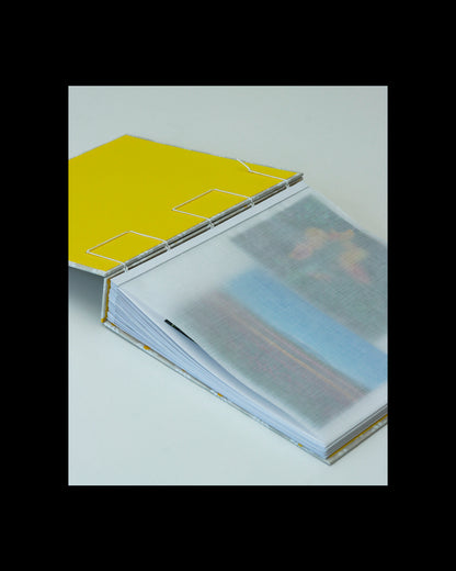 Album medio fotografia | formato quadrato con veline intercalari | copertina in carta di lokta con margherite