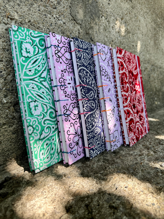 Bandana cupcycling - quaderni A5 da disegno con tecniche miste