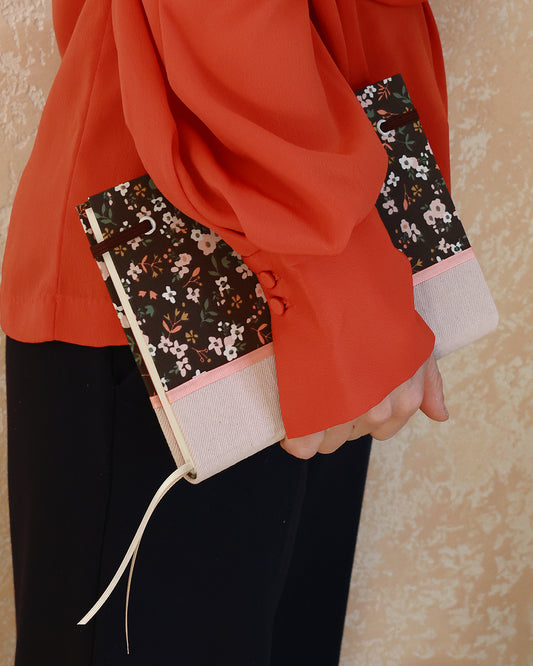 Agenda 2026 floreale marrone e rosa (dorso arrotondato con elastico)