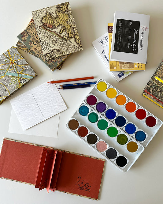 Album cartoline (illustrate) con mappe d'archivio vintage (Giappone, Londra e Parigi)