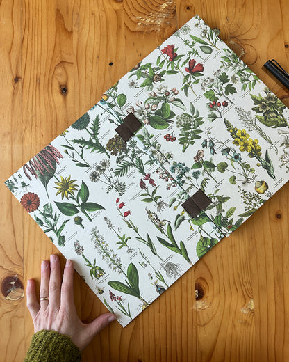 Quaderno da scrivania A4 con illustrazioni botaniche e carta di birra Weiss - verde