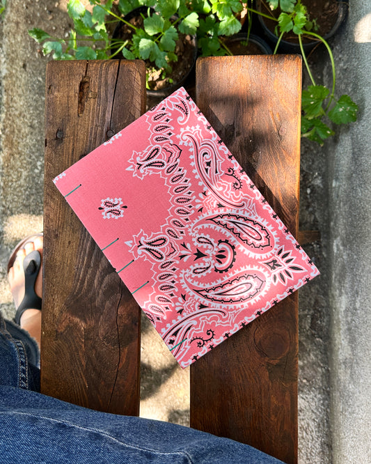 Quaderno disegno mixed media bandana rosa e verde acqua
