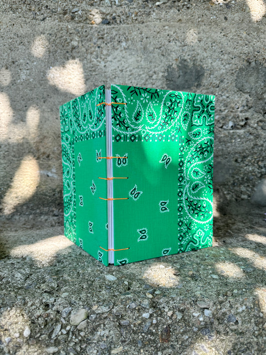 Quaderno disegno mixed media bandana verde e arancione