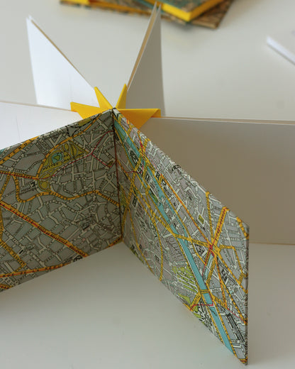 Album cartoline (illustrate) con mappa vintage Parigi 1922