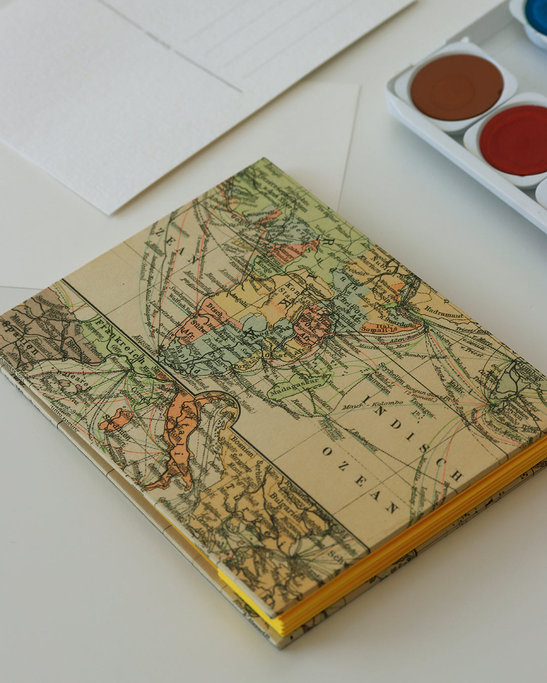 Album cartoline (illustrate) con mappa vintage rete telegrafica mondiale e principali rotte di navigazione