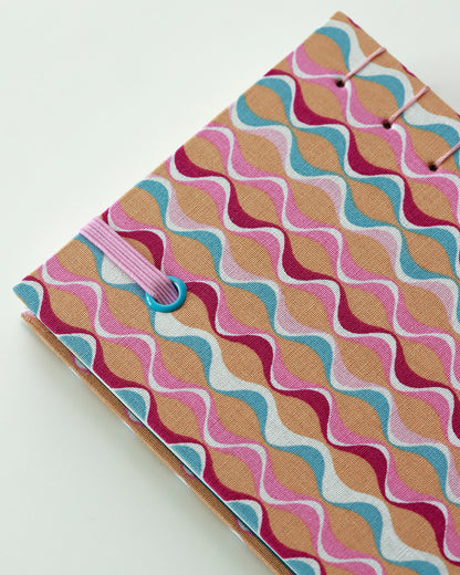 Agenda delle ricorrenze righe ondulate rosa (mix-copta francese con elastico)