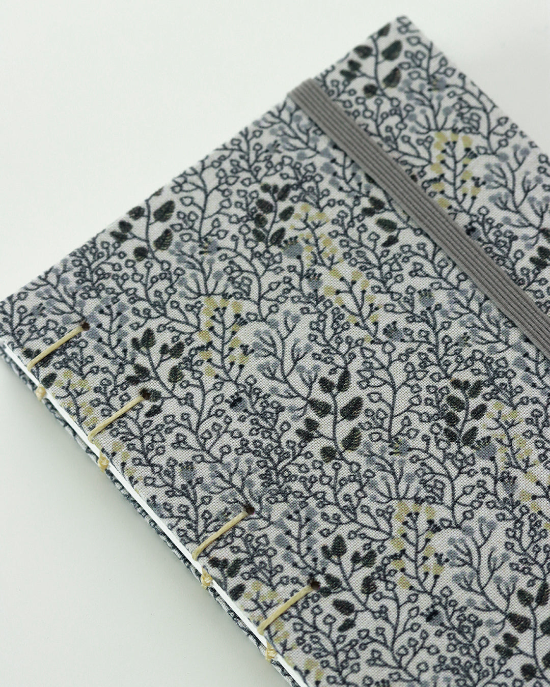 Agendina 2026 fiorellini grigi (copta con elastico)