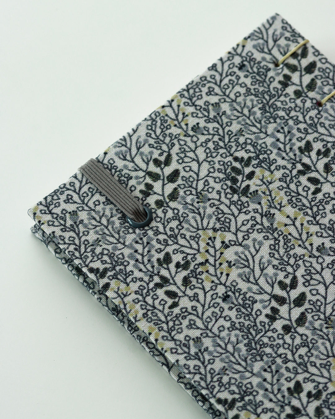 Agendina 2026 fiorellini grigi (copta con elastico)