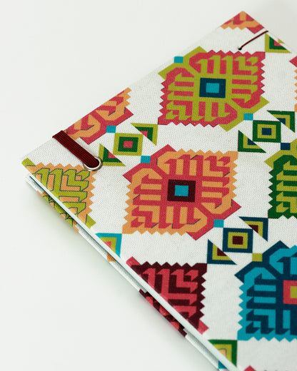 Agenda 2026 geometrie colorate (copta con elastico)