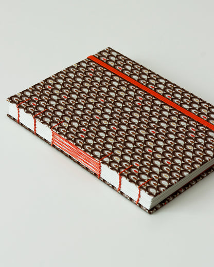 Agenda 2026 foglioline marroni e arancione (mix copta-francese con elastico e busta)