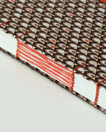 Agenda 2026 foglioline marroni e arancione (mix copta-francese con elastico e busta)