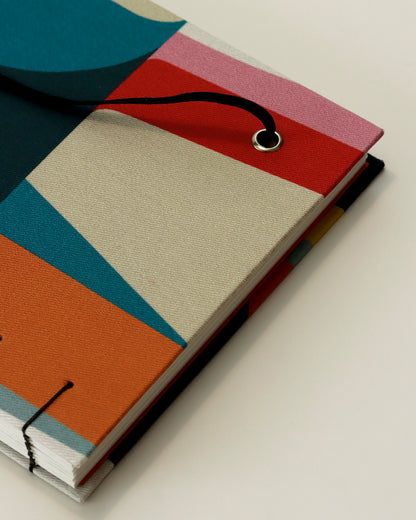 Agenda 2026 figure moderne colorate (mix copta e francese con elastico e busta)