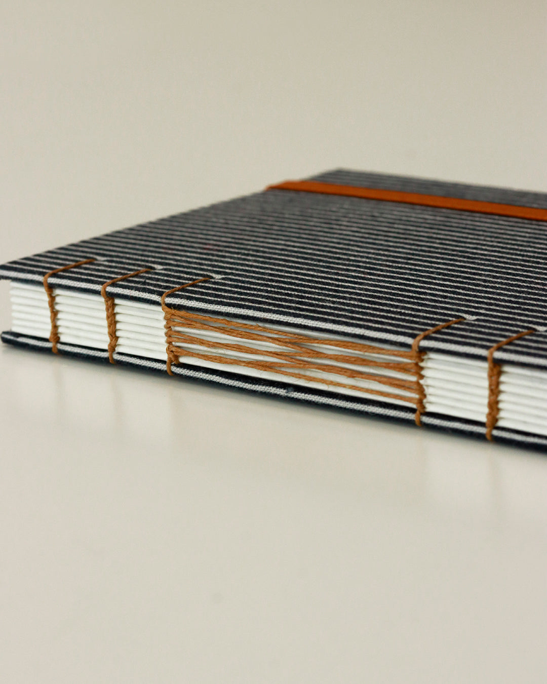 Agendina 2026 rigata (mix copta-francese con elastico)