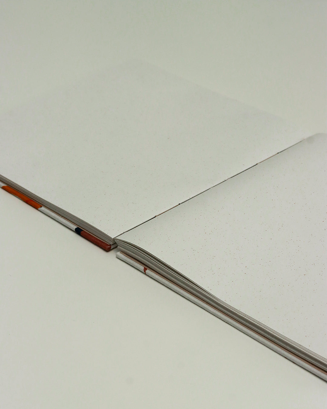 Quaderno guestbook quadrato con carta di birra rivestito con tessuto a cagnolini